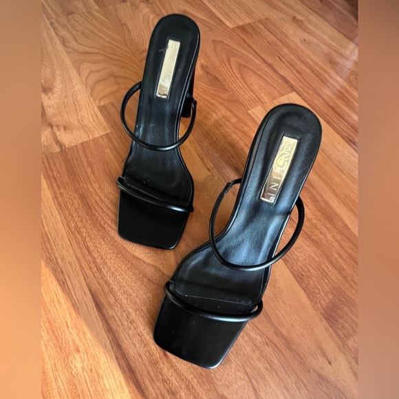 BiLLiNi Chantel Double Strap Heel black size 8 - Picture 3 of 4